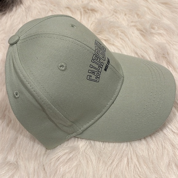 Baseball cap - Picture 3 of 7